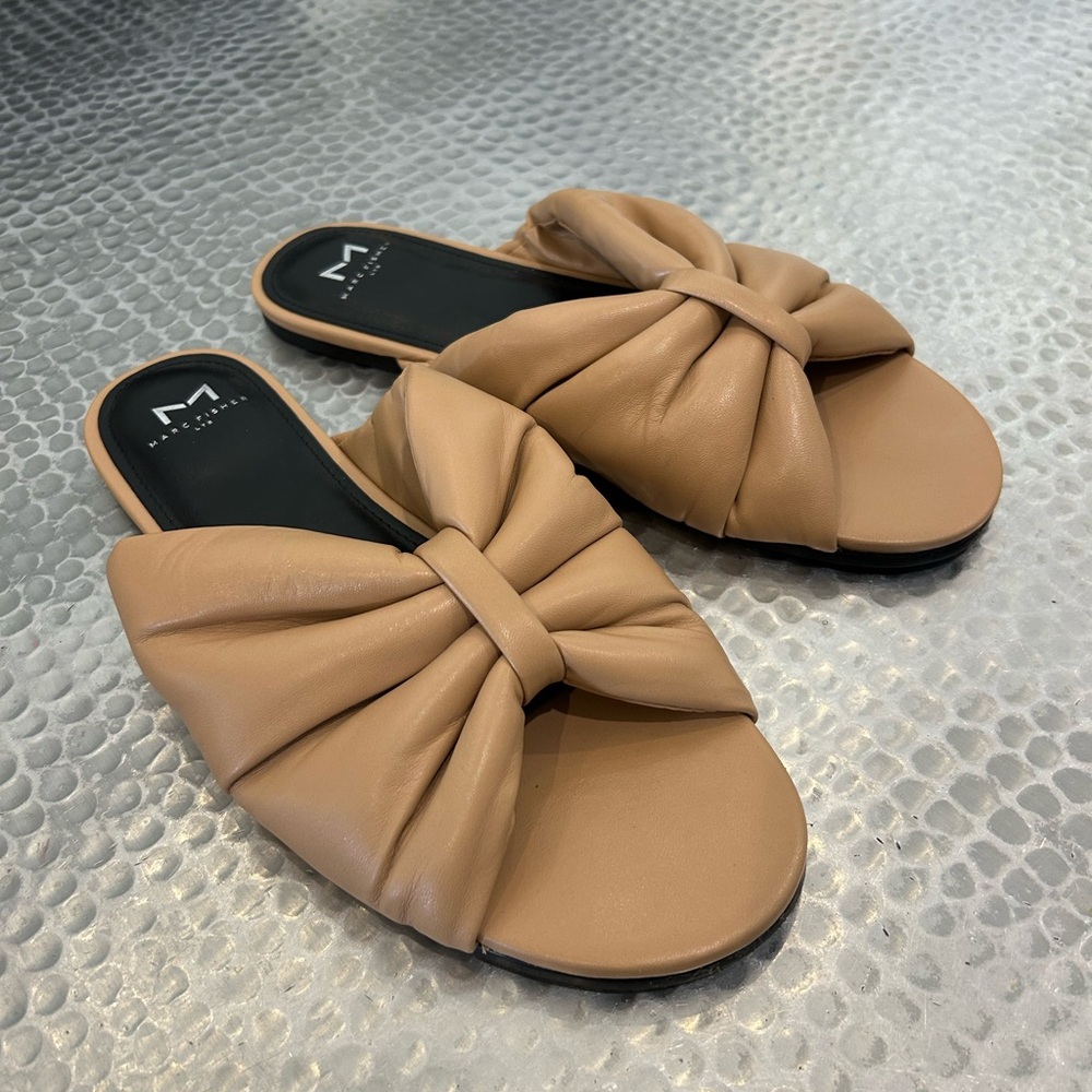 Marc Fisher Sandals Womens Size 9.5 Tan Open Toe Knot Detail